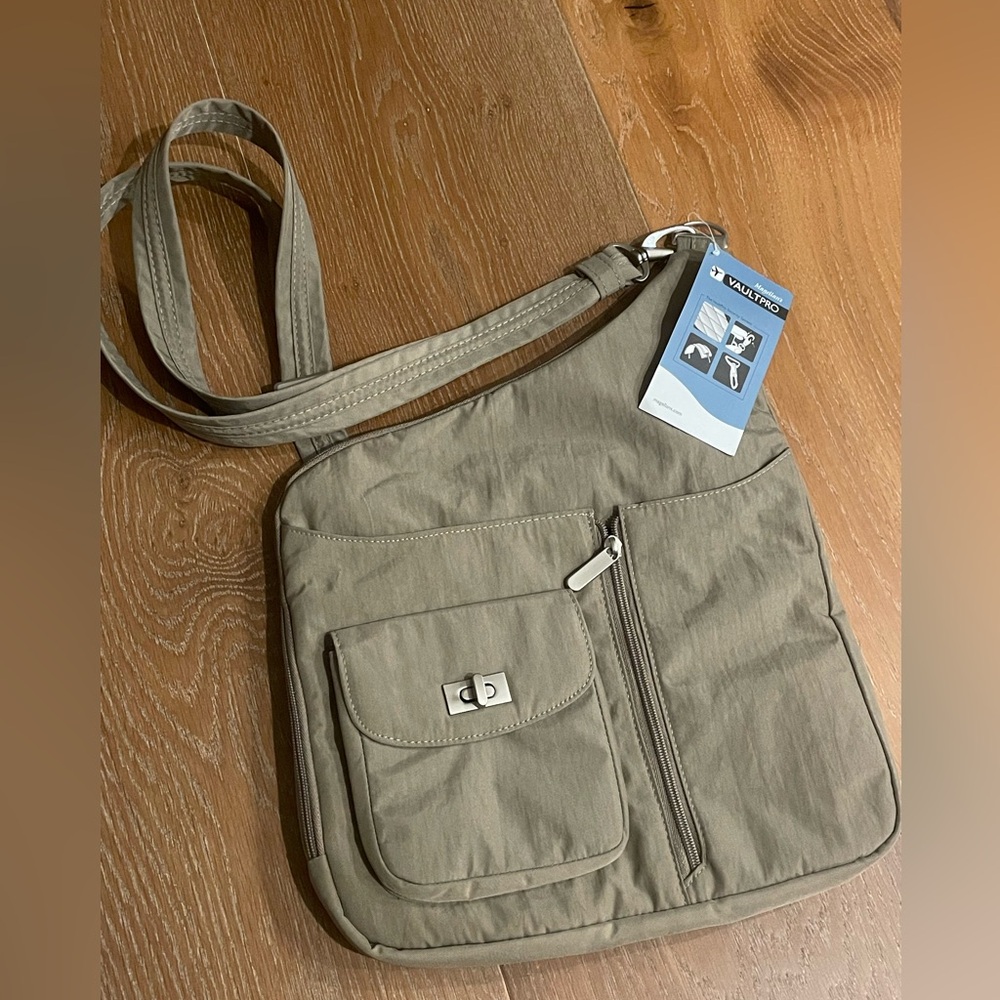 New travel bag Magellan VaultPro